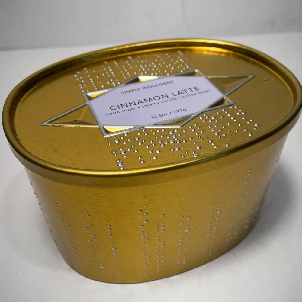 Simply indulgent cinnamon latte candle 10.5 ounce